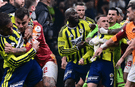 Son dakika l Galatasaray-Fenerbahçe derbisi bitişi kavgada 2 futbolcu kırmızı kart gördü