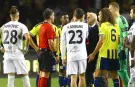 Turan Tovuz-Fenerbahçe maçında ilginç olay! Fenerbahçe kırmızı kart gördü ama 11 kişi devam etti