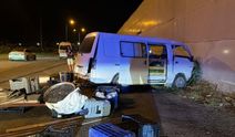Antalya'da panelvan kontrolden çıkarak seraya daldı