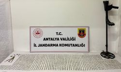 Antalya'da tarihi eserleri ev ve seraya saklamışlar