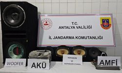 Antalya'da araçta ne var ne yoksa çaldılar