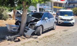 Gazipaşa'da araç hurdaya döndü