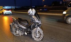 Motosiklet minibüsle çarpıştı