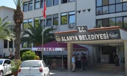 Alanya'da bir garip olay: Kaza yaptı, belediyeden şikayetçi oldu