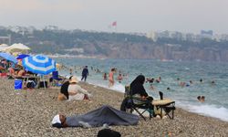 Antalya'da hayrete düştüler! Deniz suyu ile hava sıcaklığı eşitlendi