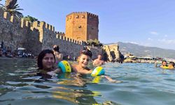 Alanya'da tarihin gölgesinde deniz keyfi