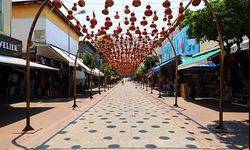 Çarşı boş kaldı: Alanya'da turist var, gören yok!