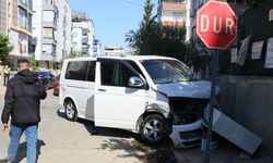 Antalya’da mahalleli isyan etti: "Dur tabelasını takan yok"