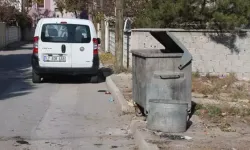 Çöp atmak için gitti: Konteynerda  yeni doğmuş bebek buldu