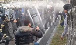 Belediye binasına girmeye çalışan gruba polisten müdahale: 75 gözaltı