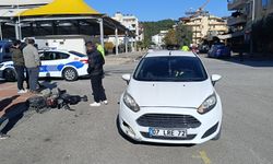 Antalya'da otomobil ile elektrikli bisiklet çarpıştı: 1 yaralı