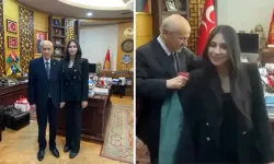 Bahçeli'den akrabasına büyük sorumluluk: Cübbesini bizzat giydirdi