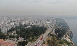 Antalya griye büründü: Şehri toz bulutu kapladı