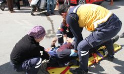 Antalya'da motokuryeler kafa kafaya çarpıştı: 1 yaralı