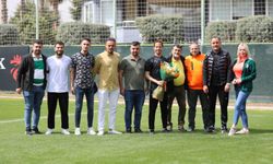 Alanyaspor taraftarından  Pereira'ya ziyaret