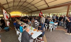 Alanya'da dostlarını ve sevenlerini yemekte buluşturdu