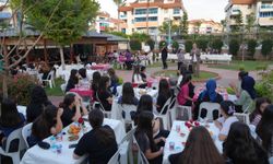 Başkan Özçelik’ten öğrencilere destek sözü