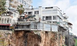 Antalya'da betonun gölgesinde kayboluyor!