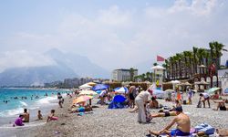 Antalya'da sınavdan çıkan denize koştu
