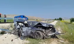 Antalya'da kontrolden çıkan otomobil şarampole uçtu