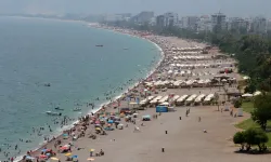 Antalya'da YKS sonrası sahiller doldu taştı