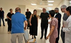 Antalya'da oğlunun kalbini dua ederek uğurladı