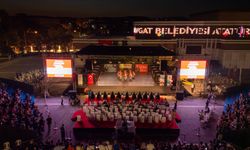 Antalya ev sahipliğinde minikler Türkiye Halk Oyunları rüzgarı esti