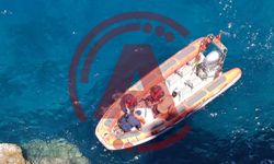 Alanya’da kayalıklarda mahsur kalan keçiyi sahil güvenlik ekipleri kurtardı