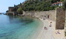 Kutlama var: Alanya yüzlerce kişi gece denize girecek!