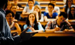 Öğrenciler ChatGPT'ye sığındı: 7 bin öğrenci kopyadan yakalandı