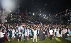 ALKÜ'de mezuniyet coşkusu: Binlerce öğrenci diplomasını aldı