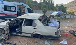 Gazipaşa'da otomobil savruldu: 5 yaralı