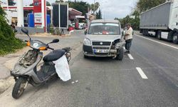 Antalya'da motosiklet ve hafif ticari araç çarpıştı