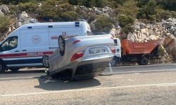 Antalya'da otomobil tepe taklak oldu