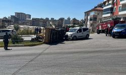 Alanya’da çarpışmanın şiddetiyle devrildi