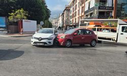 Alanya’da kaza trafiği durdurdu