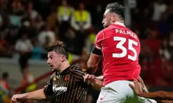 EFL Kupası'nda Tarihi Geri Dönüş  Wrexham, Hull City'yi Penaltılarla Eledi