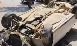 Alanya'da otomobil duvara çarparak takla attı