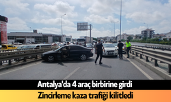 Antalya'da 4 araç birbirine girdi! Trafik kilitlendi