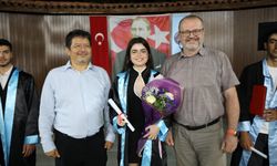 Antalya'da başarısı ilham verecek! 59 erkek arasında tek kadın mezun