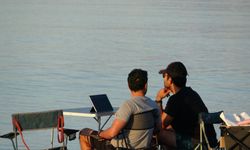 Antalya'da Konyaaltı Sahili bu kez yüzmek için dolmadı