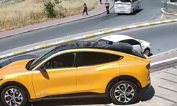 Esenyurt'ta Otomobilin Çarptığı Scooter Sürücüsü Ağır Yaralandı