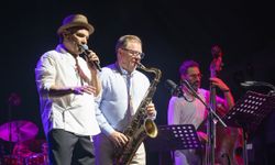 Antalya Caz Festivali'nde Kenan Doğulu coşturdu