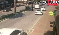 Manavgat'ta otomobil hurdaya dönü! Gençler yaralandı