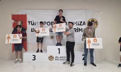 Alanya'da satrançta strateji ve zeka yarışı