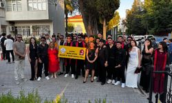 Nezihe Soydan Lisesi öğrencilerinden duygusal mesaj: Kapanan okullarının ismini tabelada yaşattılar