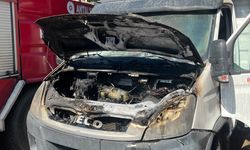 Antalya'da motor yangını: İtfaiye imdatlarına yetişti