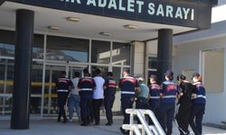 Antalya'da sosyal medyadan ağa düşürüp paraları sıfırladılar