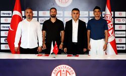Antalyaspor'da transfer yapıldı, imzalar atıldı
