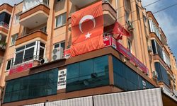 CHP rozetlerini çıkardılar! Alanya'da parti binası boş kaldı